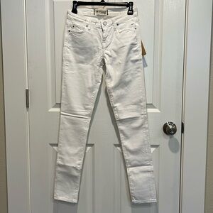 *NWT* Elizabeth and James White Jeans